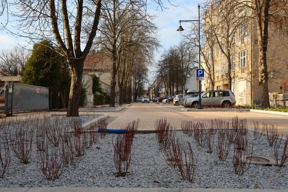 Najdłuższy woonerf w Łodzi oddany do użytku. Najdłuższy woonerf w Łodzi oddany do użytku.
