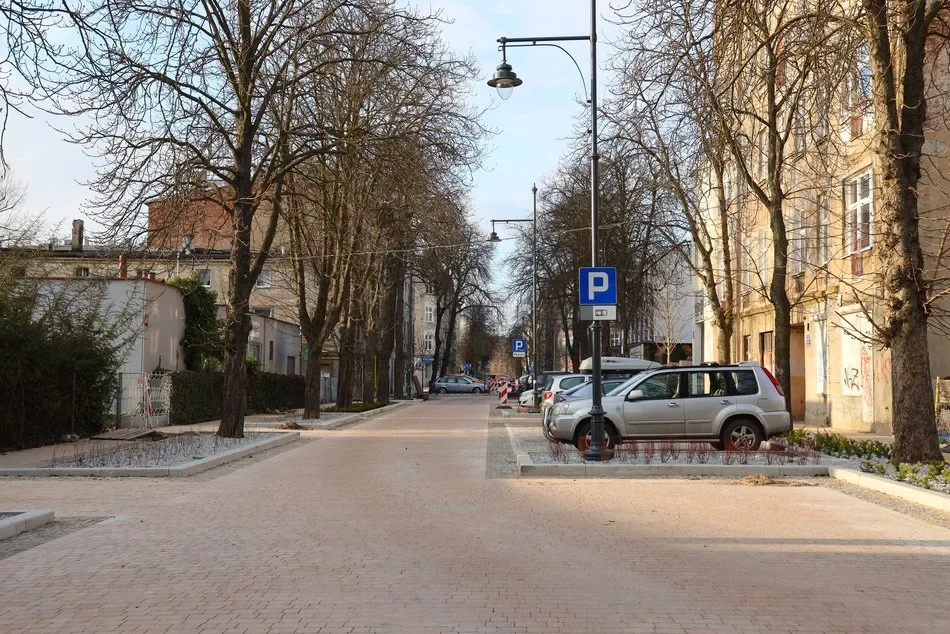 Najdłuższy woonerf w Łodzi oddany do użytku. Najdłuższy woonerf w Łodzi oddany do użytku.