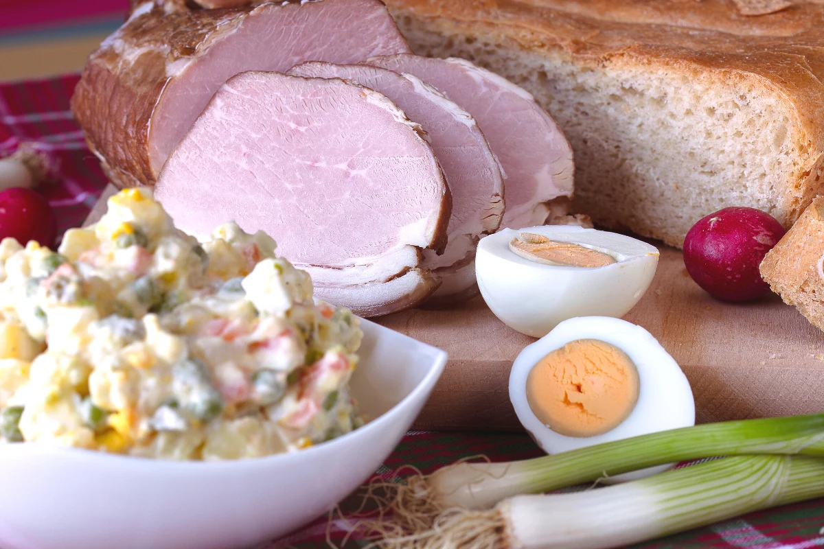 Okres świąteczny jest zawsze dużym wyzwaniem dietetycznym dla osób chorujących na cukrzycę, nadciśnienie czy będących na innej diecie Okres świąteczny jest zawsze dużym wyzwaniem dietetycznym dla osób chorujących na cukrzycę, nadciśnienie czy będących na innej diecie