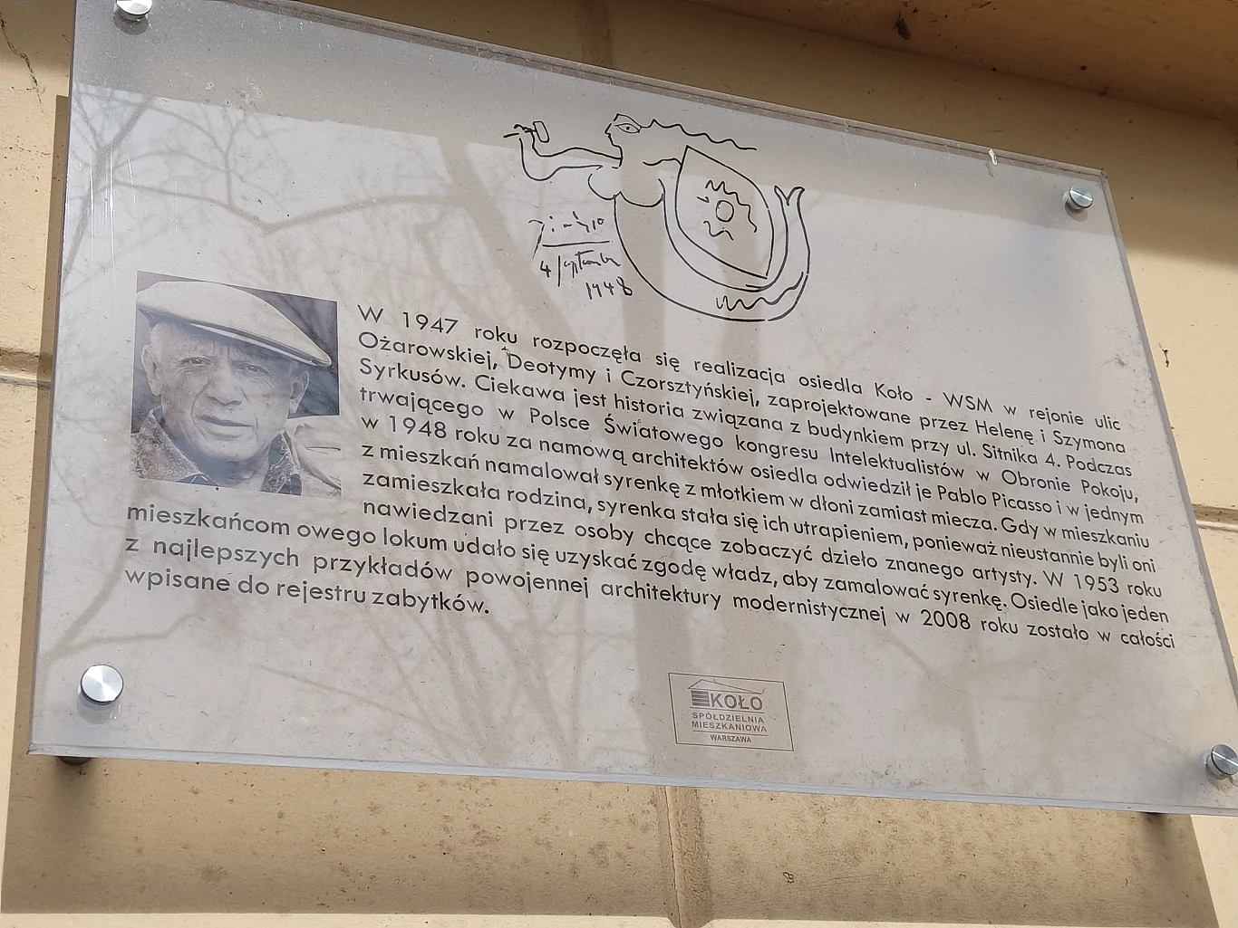 Tablica upamiętniająca na bloku przy ul. Jana Sitnika 4