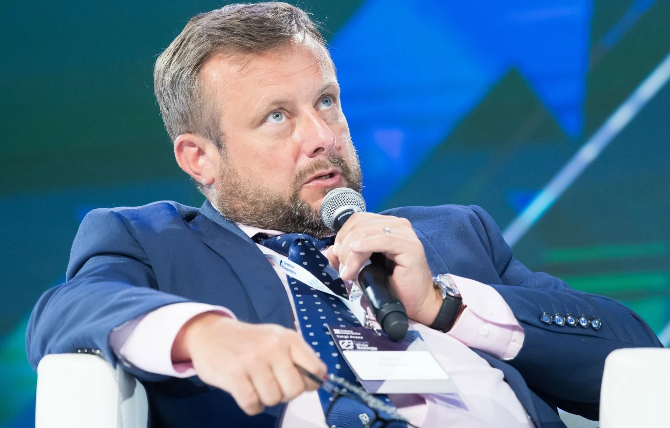 Adrian Klarenbach po krótkiej nieobecności wrócił na antenę