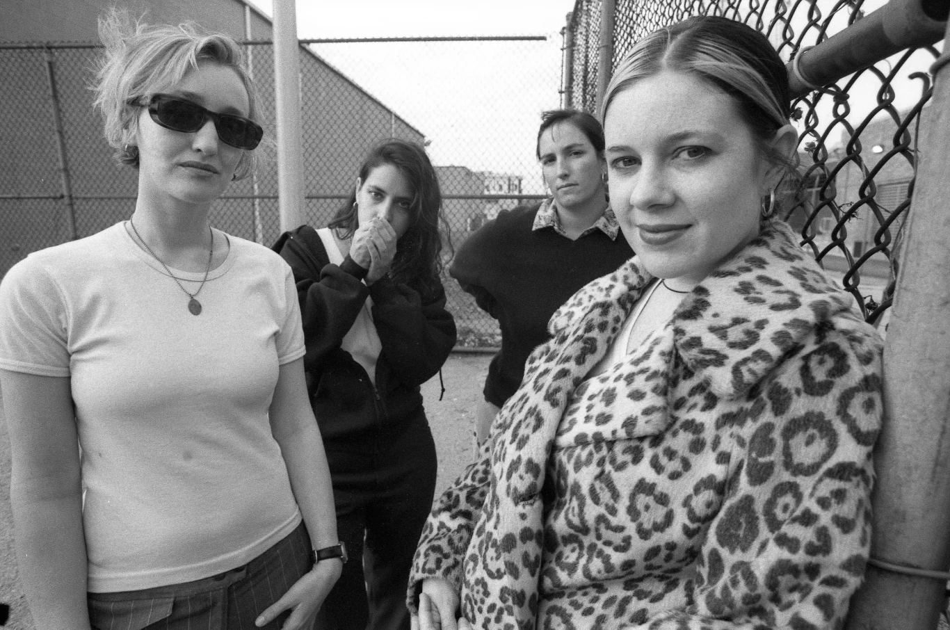 Vivian Trimble (pierwsza od lewej) z zespołem Luscious Jackson w 1995 roku Vivian Trimble (pierwsza od lewej) z zespołem Luscious Jackson w 1995 roku