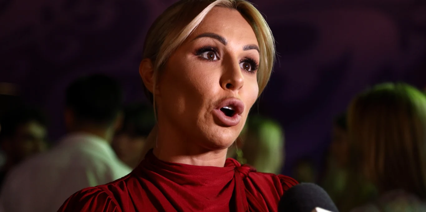 Zaskakująca metamorfoza Blanki Lipińskiej. Tak kiedyś wyglądała! Zaskakująca metamorfoza Blanki Lipińskiej. Tak kiedyś wyglądała!