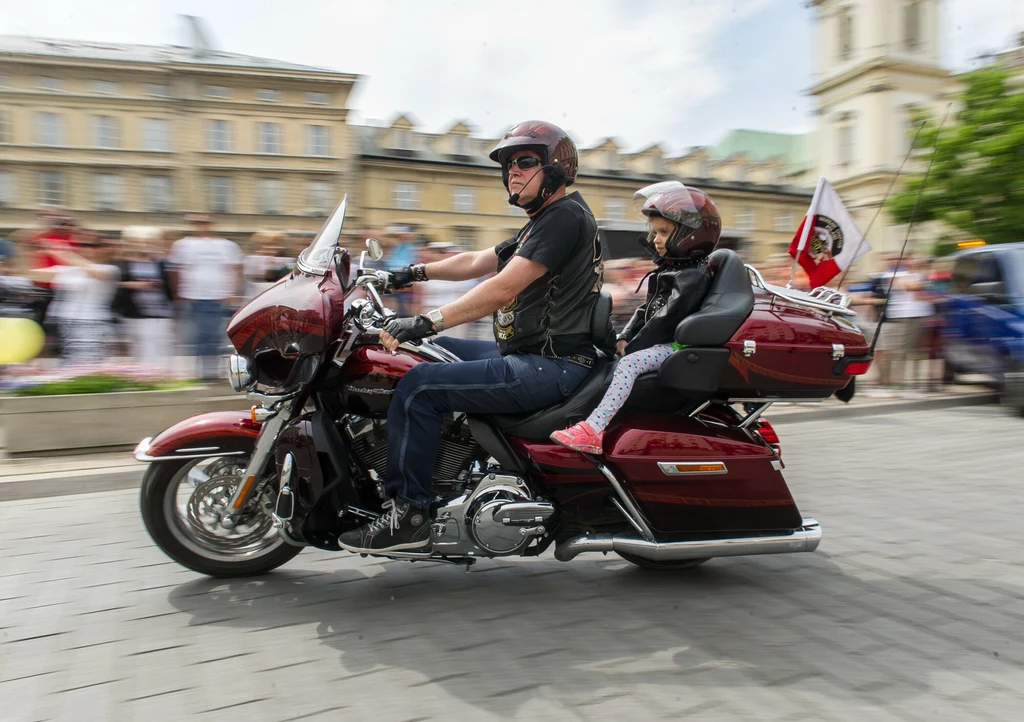 Podczas jazdy motorem z dzieckiem najważniejsze jest bezpieczeństwo