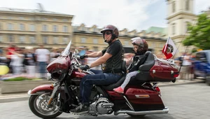 Chcesz wozić motorem dziecko do szkoły? Nie zapomnij o tych zasadach