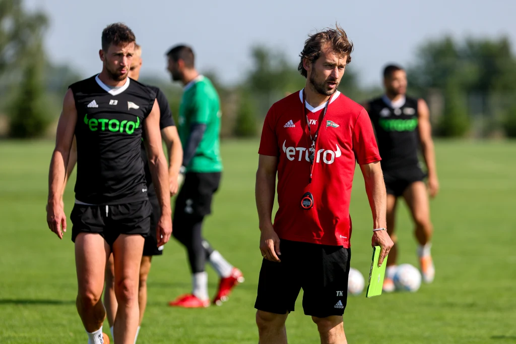 Tomasz Kaczmarek jako trener Lechii Gdańsk Tomasz Kaczmarek jako trener Lechii Gdańsk