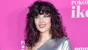 Ramona Rey prezentuje teledysk "Kocham"