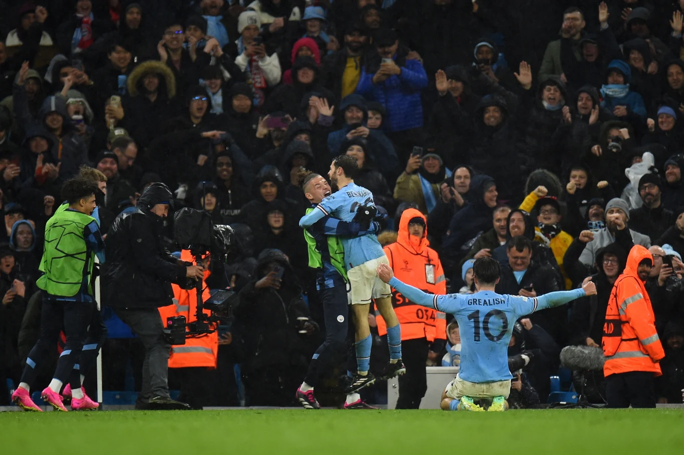 Bernardo Silva wykorzystał kapitalne podanie Erlinga Haalanda Bernardo Silva wykorzystał kapitalne podanie Erlinga Haalanda
