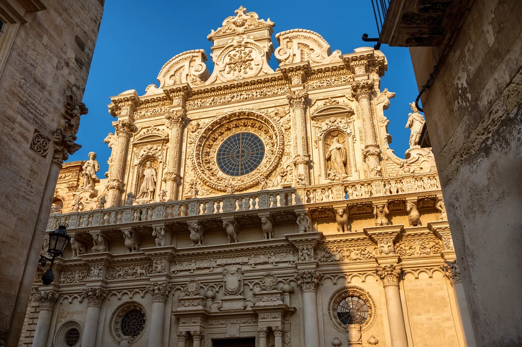 Bazylika Santa Croce w Lecce to przepiękna budowla w stylu barokowym