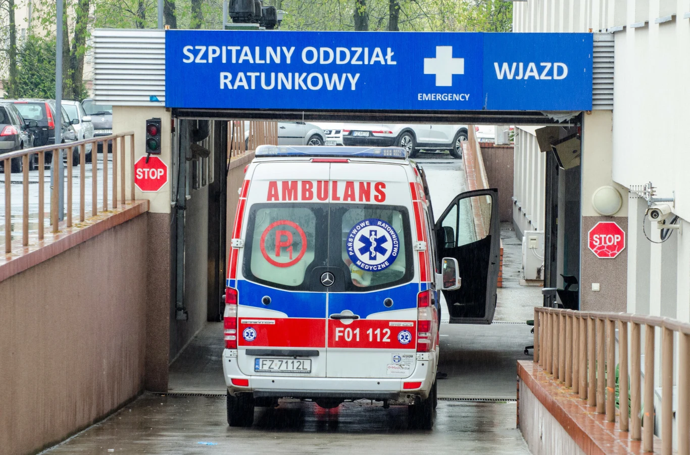Czas dotarcia karetki do mniejszych miast i wsi wynosi kilkadziesiąt minut, co zdecydowanie opóźnia udzielenie pomocy pacjentom