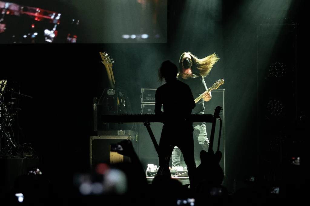 Satriani wydał do tej pory wiele albumów studyjnych oraz albumów w wersji live, które sprzedały się w ponad 10 milionach egzemplarzy na całym świecie. Satriani wydał do tej pory wiele albumów studyjnych oraz albumów w wersji live, które sprzedały się w ponad 10 milionach egzemplarzy na całym świecie.