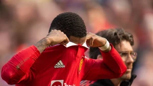 Marcus Rashford schodząc z boiska w meczu z Evertonem