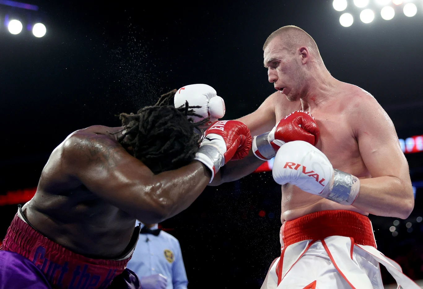 Damian Knyba pokonał przez TKO Curtisa Harpera