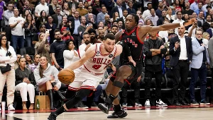 Zach LaVine (z piłką) prowadził Chicago Bulls do wygranej