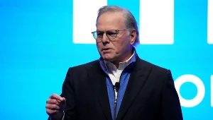 David Zaslav podczas prezentacji platformy Max