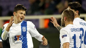 Dawid Kownacki w Lechu Poznań strzela Fiorentinie