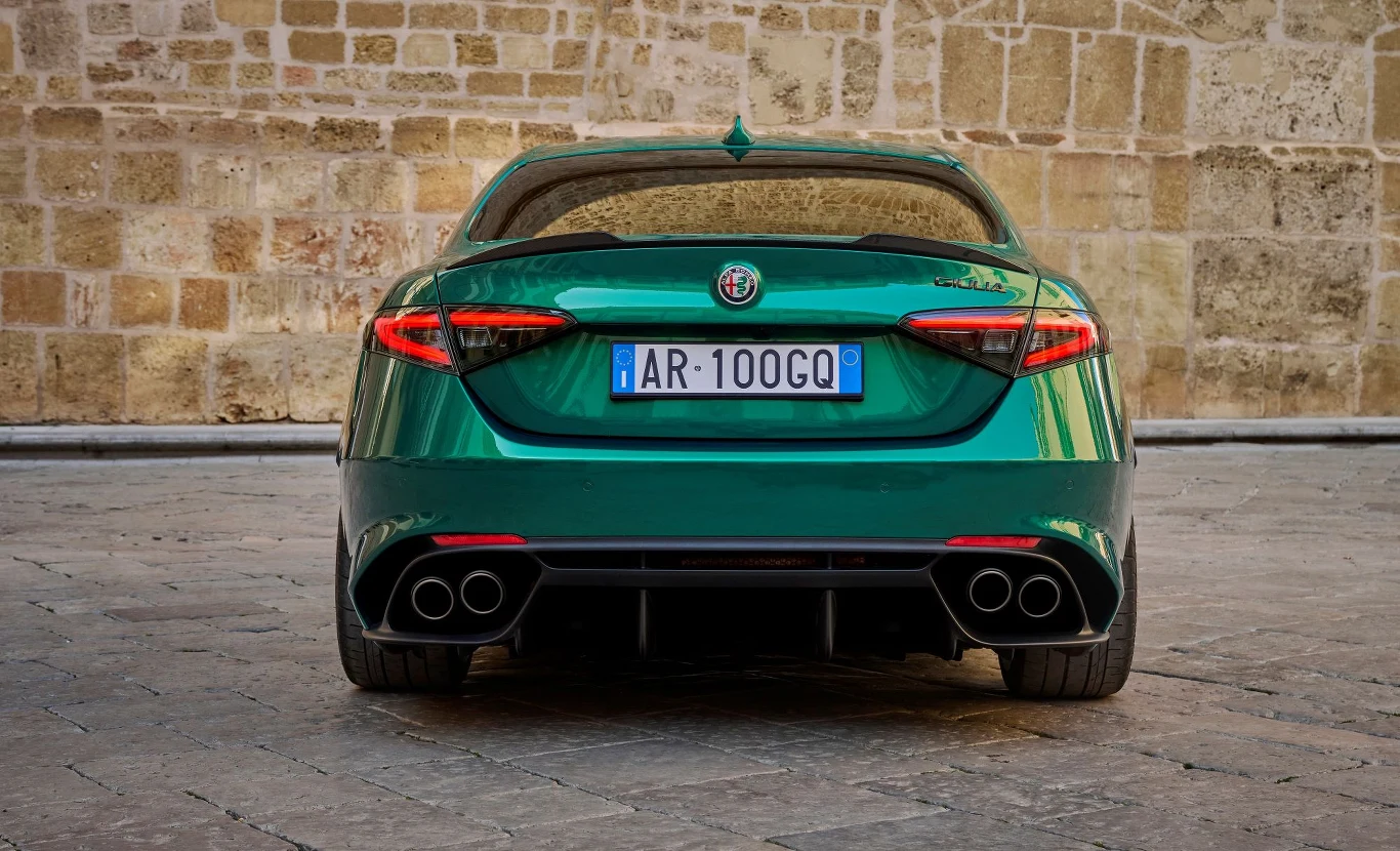 Alfa Romeo Giulia Quadrifoglio 100th Anniversario Alfa Romeo Giulia Quadrifoglio 100th Anniversario