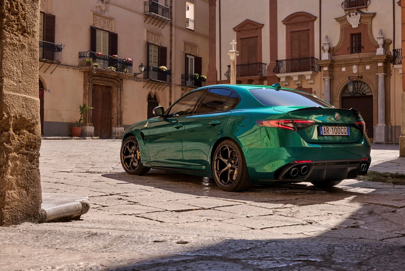 Alfa Romeo Giulia Quadrifoglio 100th Anniversario Alfa Romeo Giulia Quadrifoglio 100th Anniversario