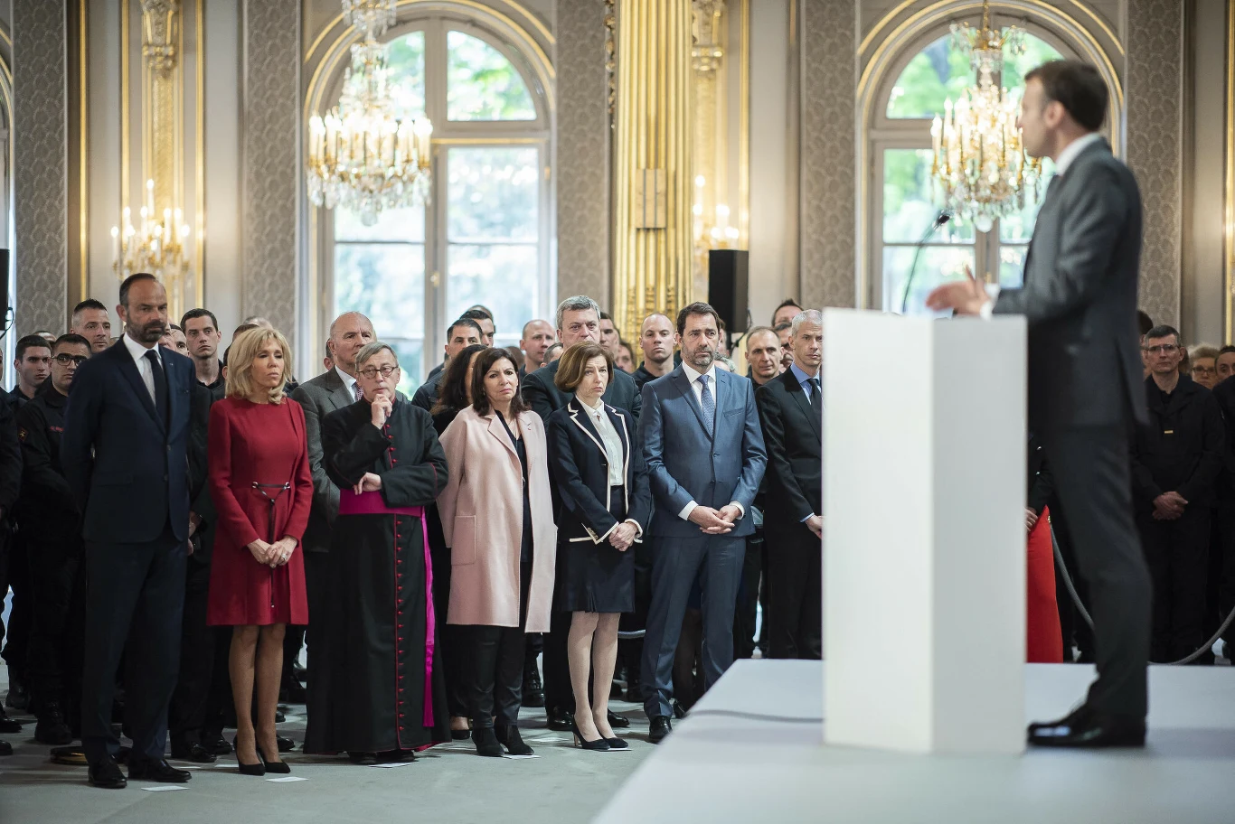 Brigitte Macron oberwało się również tuż po pożarze katedry Notre Dame Brigitte Macron oberwało się również tuż po pożarze katedry Notre Dame