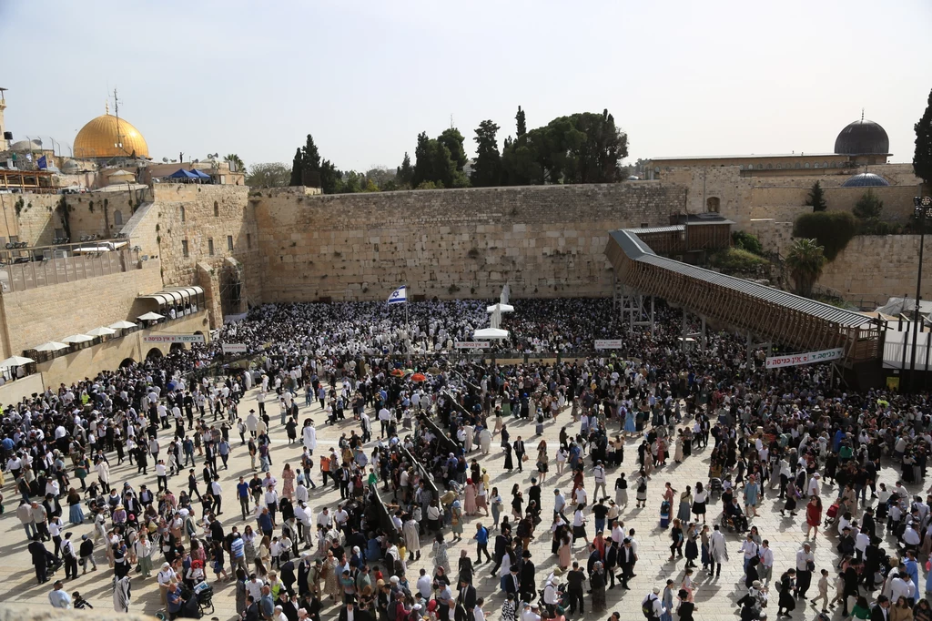 Po Świątyni Jerozolimskiej pozostał tylko Mur Zachodni, czyli tzw. Ściana Płaczu