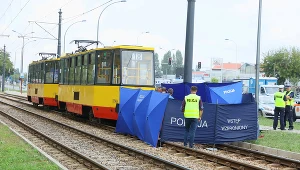 Motorniczy tramwaju, pod którym zginął chłopiec, usłyszał zarzuty, zdj. z miejsca tragedii, sierpień 2022 roku