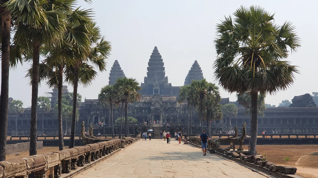 Niektórzy wierzą, że boski architekt wybudował Angkor Wat w ciągu jednej nocy