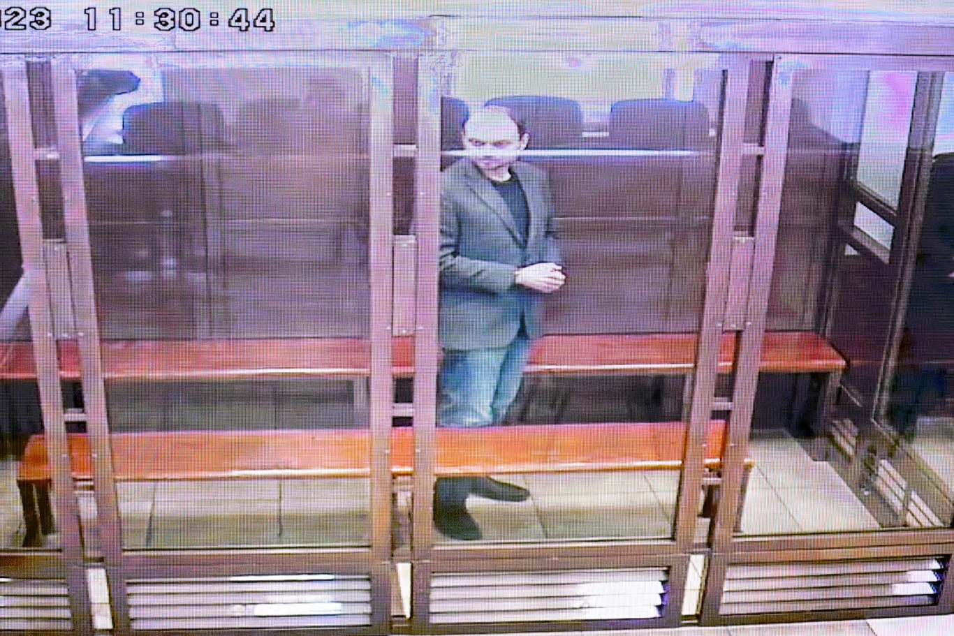 Zrzut kamery na salę sądu w Moskwie, gdzie ogłoszono wyrok ws. opozycjonisty Władimira Kara-Murzy Zrzut kamery na salę sądu w Moskwie, gdzie ogłoszono wyrok ws. opozycjonisty Władimira Kara-Murzy