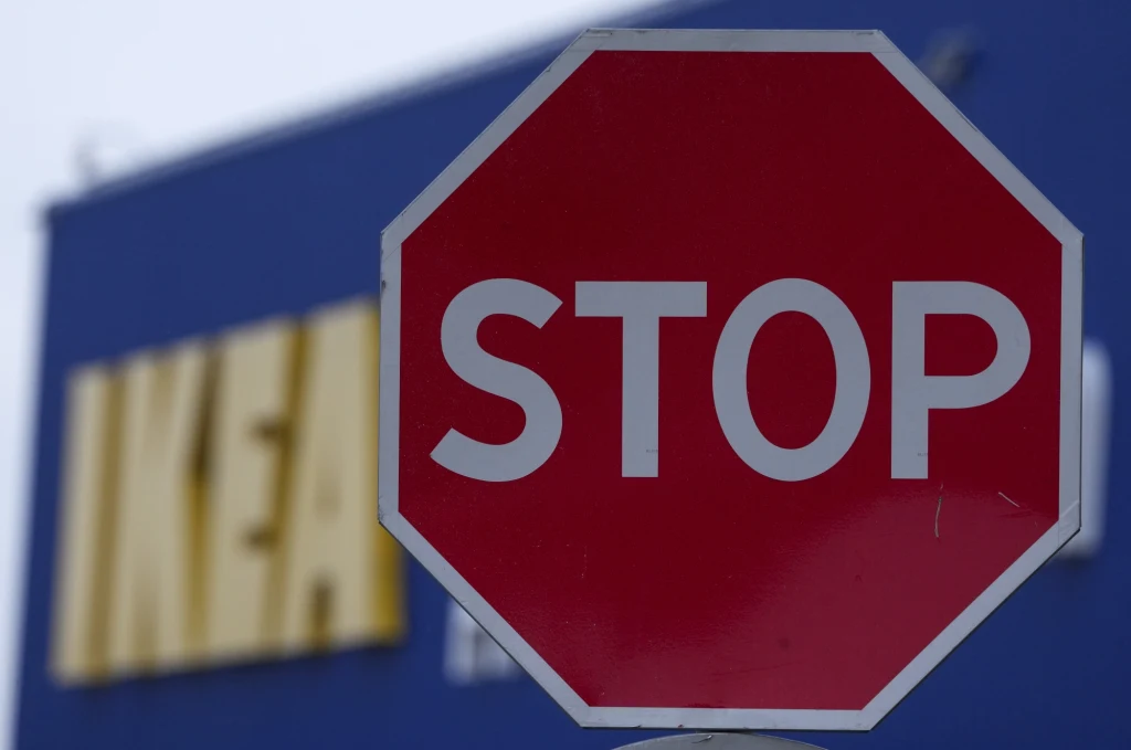 Ikea wycofuje produkt i apeluje do klientów. Chodzi o ładowarki uniwersalne