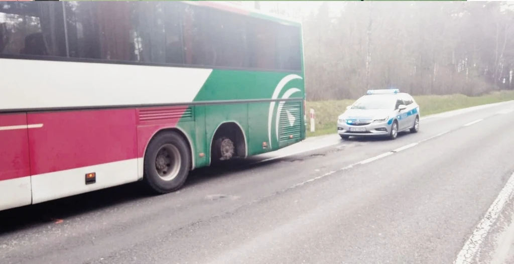 Koniec jazdy. Kierowcy odebrano dowód rejestracyjny Koniec jazdy. Kierowcy odebrano dowód rejestracyjny