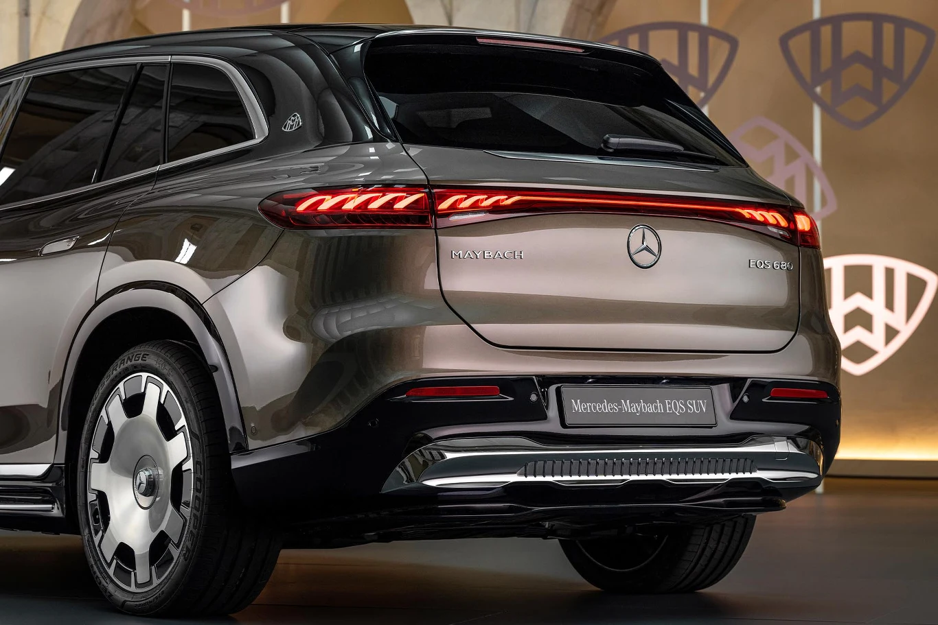 Mercedes-Maybach EQS 680 SUV