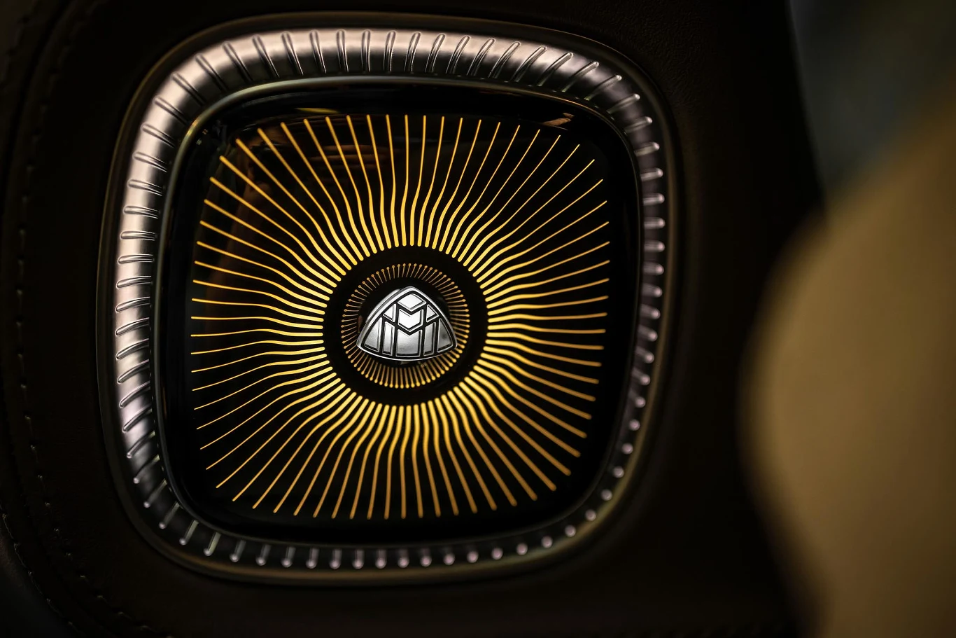 Mercedes-Maybach EQS 680 SUV