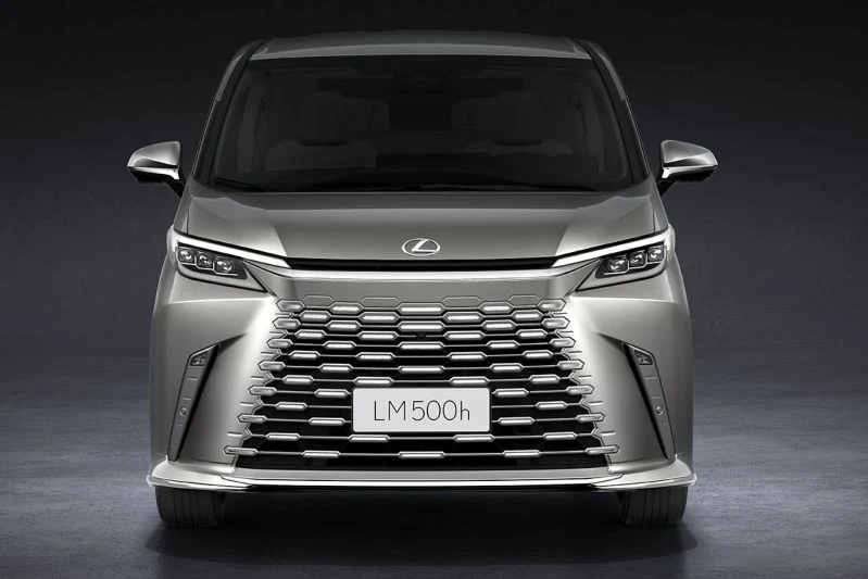 Lexus LM