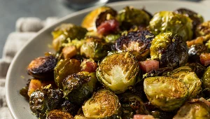 Niektóre warzywa niekorzystnie wpływają na pracę tarczycy, dlatego osoby z niedoczynnością lub nadczynnością muszą szczególnie uważać