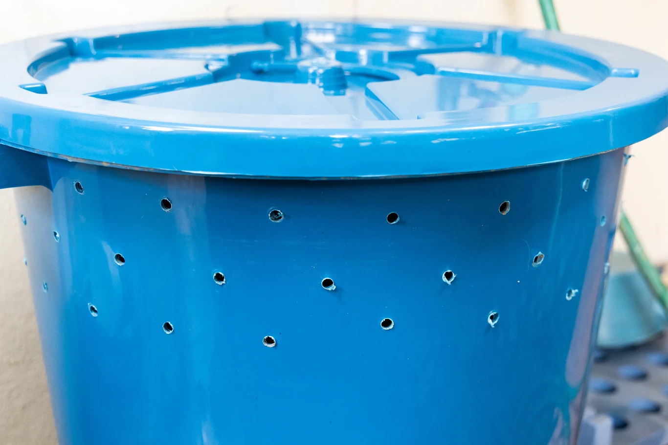 Kompostownik z beczki bardzo łatwo jest zrobić.