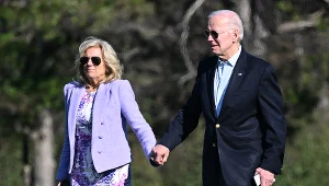 Prezydent USA Joe Biden i jego małżonka Jill zarobili w ub. roku 579 514 dolarów 