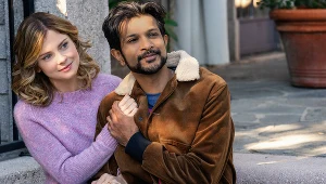 Rose McIver (Samantha), Utkarsh Ambudkar (Jay)