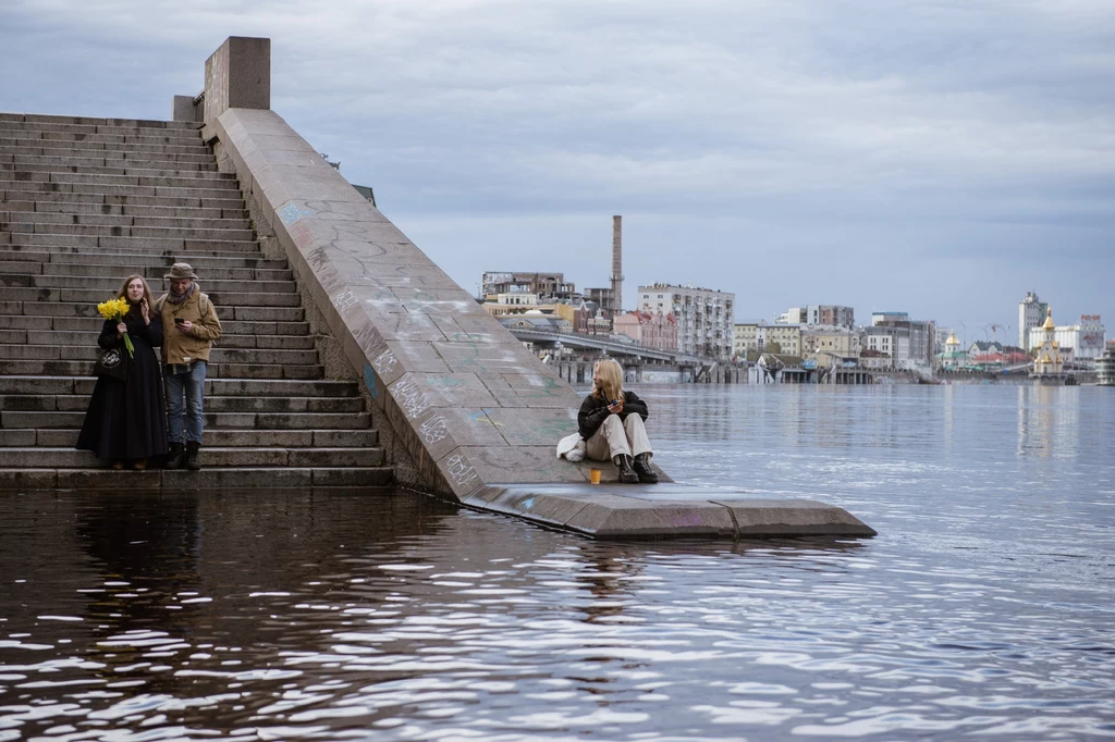Zniszczenie zapory doprowadziło do wielkiej powodzi wzdłuż Dniepru