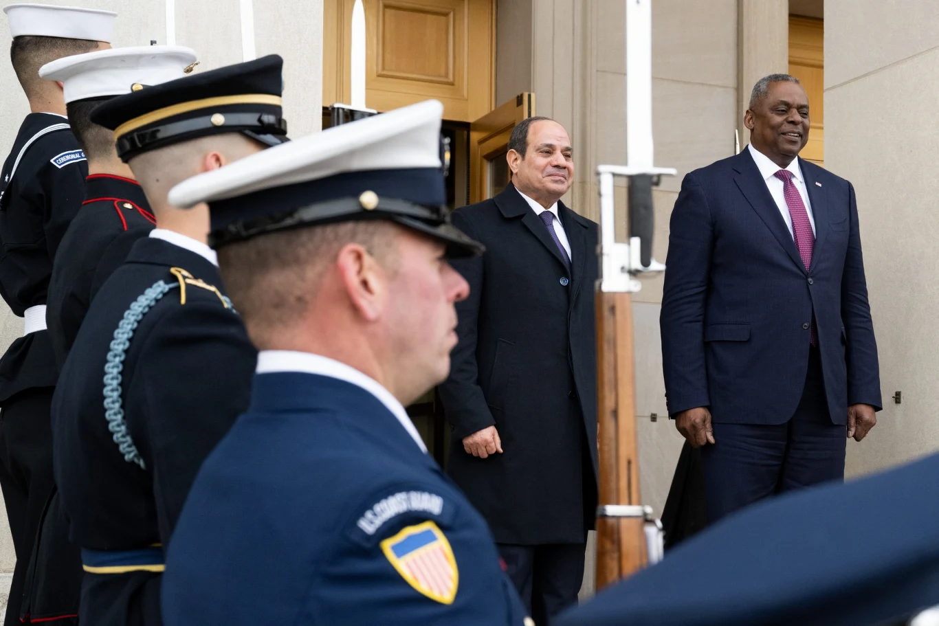 Wizyta prezydenta Egiptu w USA. Na zdjęciu w towarzystwie sekretarza obrony Lloyda Austina. Grudzień 2022 r. Wizyta prezydenta Egiptu w USA. Na zdjęciu w towarzystwie sekretarza obrony Lloyda Austina. Grudzień 2022 r.