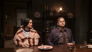 Lily Gladstone (Mollie Burkhart) i Leonardo DiCaprio (Ernest Burkhart) w filmie "Killers of the Flower Moon"  