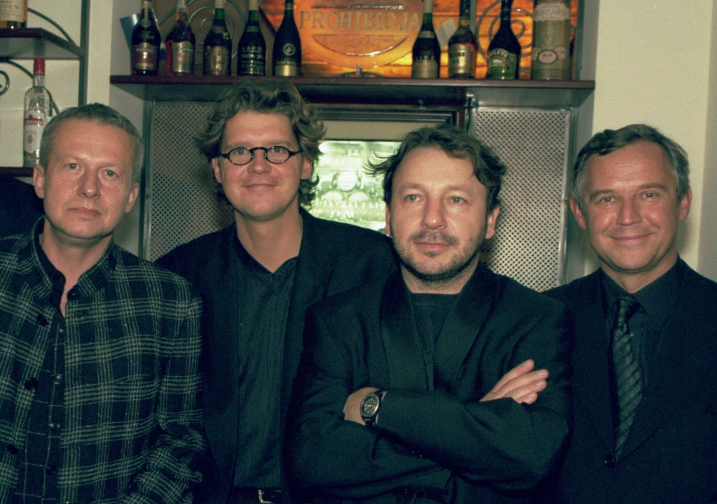 Bogusław Linda, Wojciech Malajkat, Zbigniew Zamachowski, Marek Kondrat Otwarcie Prohibicji w Częstochowie – 21.10.2000 Bogusław Linda, Wojciech Malajkat, Zbigniew Zamachowski, Marek Kondrat Otwarcie Prohibicji w Częstochowie – 21.10.2000