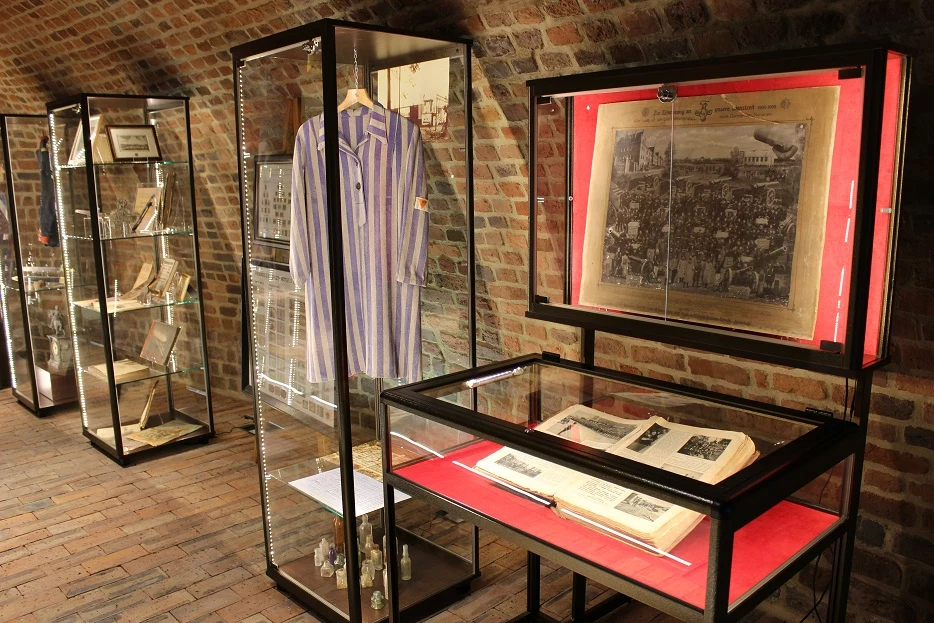 Wystawa w Muzeum Ziemi Kozielskiej poświęcona historii obozu Blechhammer Wystawa w Muzeum Ziemi Kozielskiej poświęcona historii obozu Blechhammer