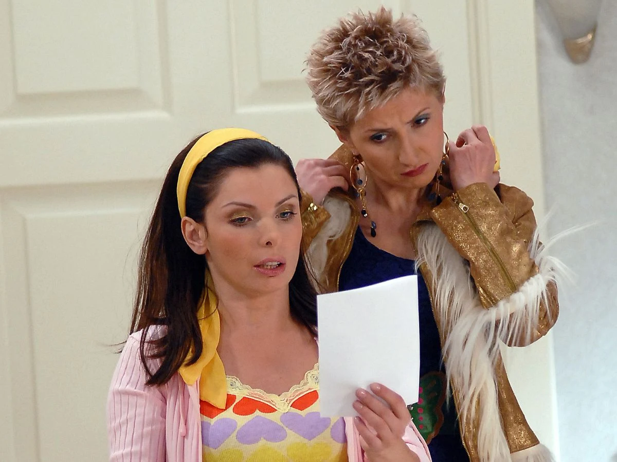 Agnieszka Dygant i Iwona Wszołkówna na planie serialu "Niania" Agnieszka Dygant i Iwona Wszołkówna na planie serialu "Niania"