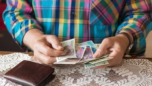 Za odprawę emerytalną możesz otrzymać nawet 27 tys. zł. Od czego zależy ta kwota?