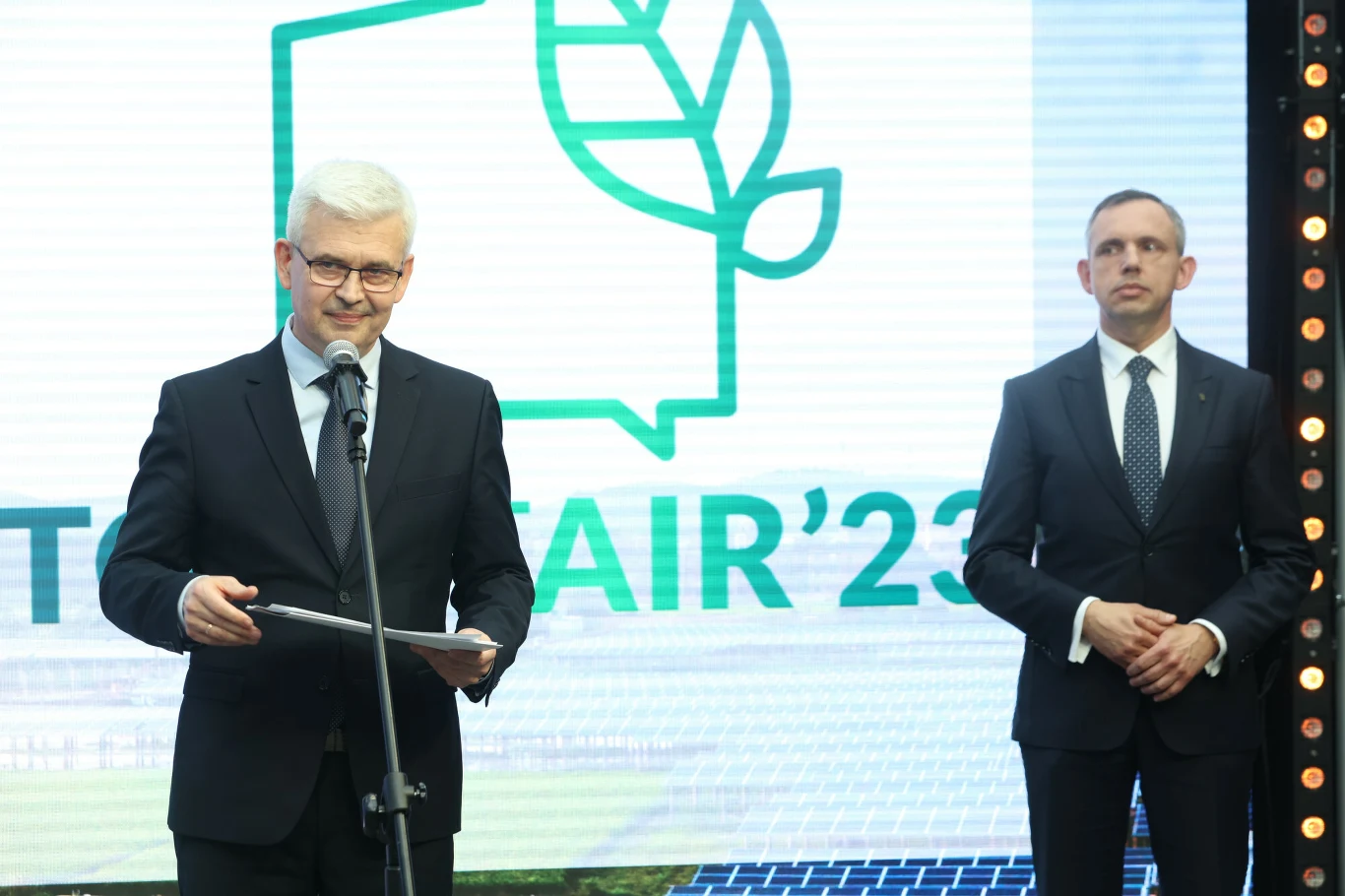 Wiceprezes NFOŚiGW Paweł Mirowski podkreślał to, że nowa edycja programu "Mój prąd" może sprawdzić się u osób, które skorzystały już z "Czystego powietrza" i kupiły np. piec gazowy lub kocioł na pellet