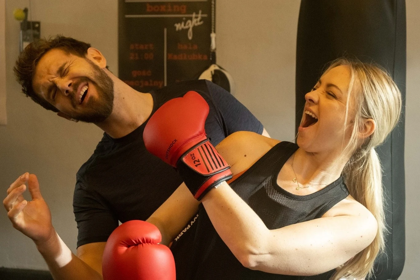 Antoni Królikowski i Barbara Kurdej-Szatan w filmie "Porady na zdrady 2" Antoni Królikowski i Barbara Kurdej-Szatan w filmie "Porady na zdrady 2"