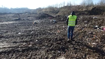 W dzielnicy Łódź Widzew ujawniono duże nielegalne wysypisko śmieci