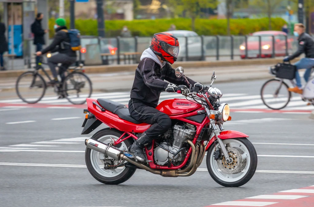 Suzuki GSF600 Bandit to motor przekraczające wartości dopuszczone przez prawo jazdy kat. A2. Można go jednak zdławić do 47,5 KM