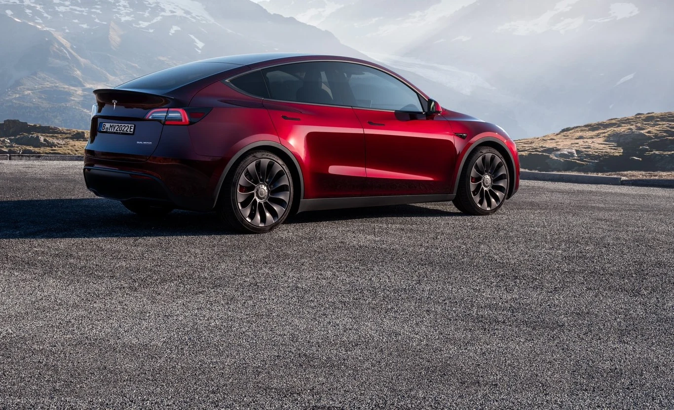 Tesla Model Y jest najlepiej sprzedającym się samochodem w Unii Europejskiej. Tesla Model Y jest najlepiej sprzedającym się samochodem w Unii Europejskiej.
