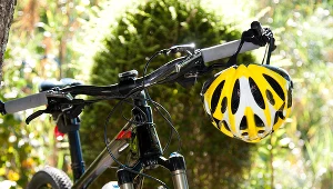 W co wyposażony musi być rower i rowerzysta?