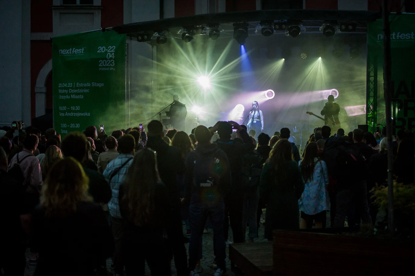 Na pozostałych scenach zaprezentowali się m.in. Krzewy, Zuta, Córy, Mnoda, Julia Rover, Helucze, Izzy And The Black Trees, Swayzee, Kathia czy The Pau. Na pozostałych scenach zaprezentowali się m.in. Krzewy, Zuta, Córy, Mnoda, Julia Rover, Helucze, Izzy And The Black Trees, Swayzee, Kathia czy The Pau.